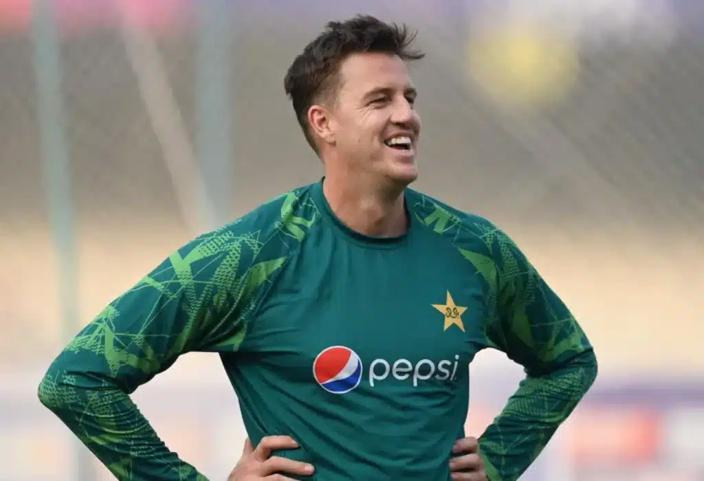 Morne Morkel Smiling wearing Pakistani jersey