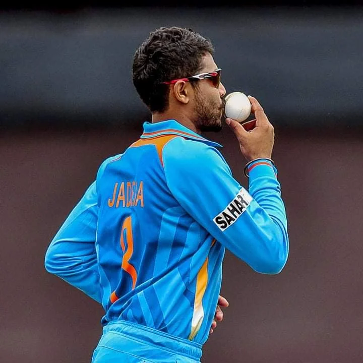 Ravindra Jadeja Kissing Ball