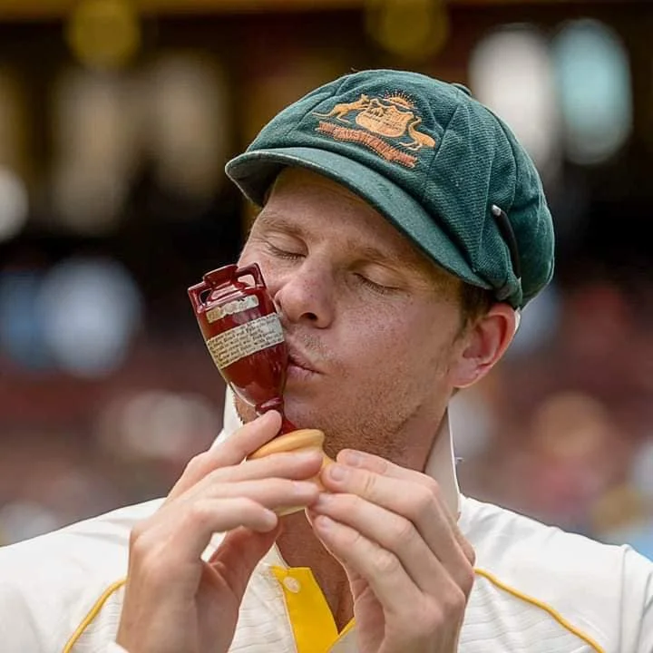 Steve Smith Kissing Trophy